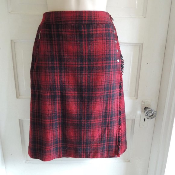 Eddie Bauer Red & Black Wool Blend Plaid Wrap Fringed Skirt 10P - Picture 1 of 9